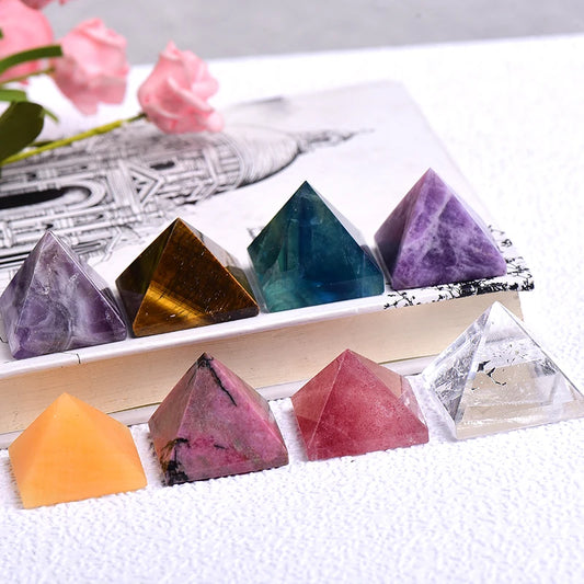 Edelstein Pyramide